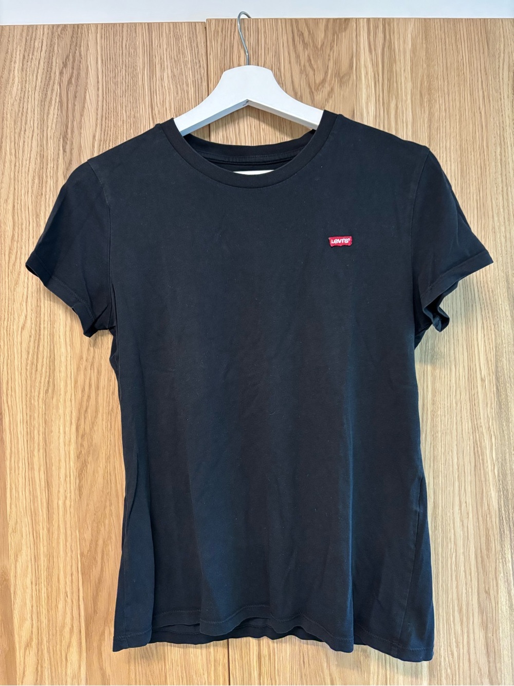 Levi's Black Short Sleeve Crewneck Tee with Red Logo